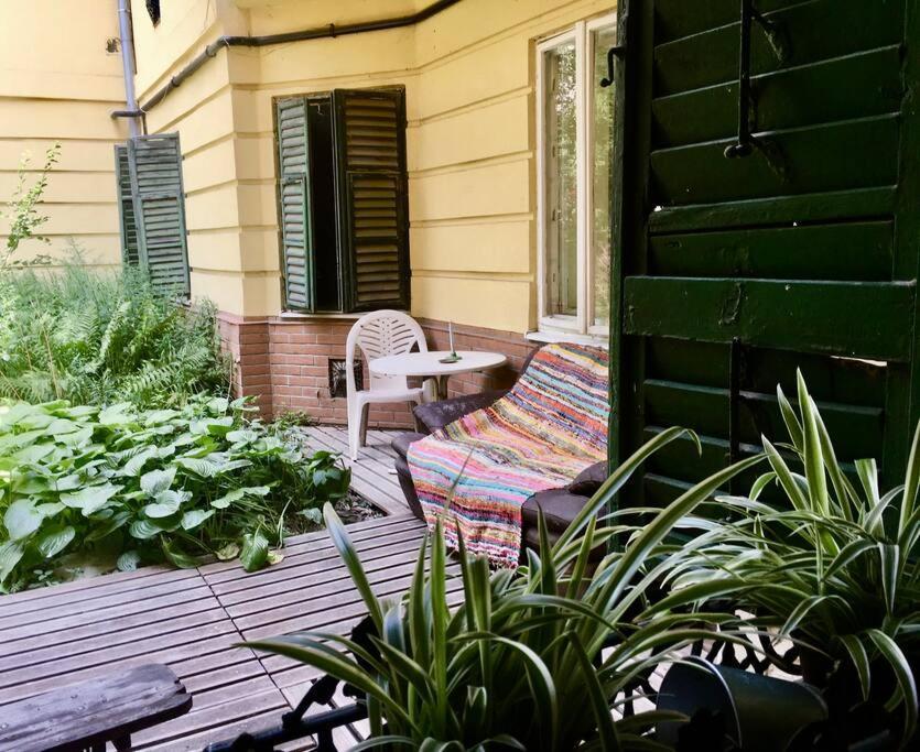 Vintage Studio Apartment, Garden And Free Parking 布达佩斯 外观 照片